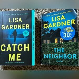 Lisa Gardner Book Set - Catch Me & The Neighbor